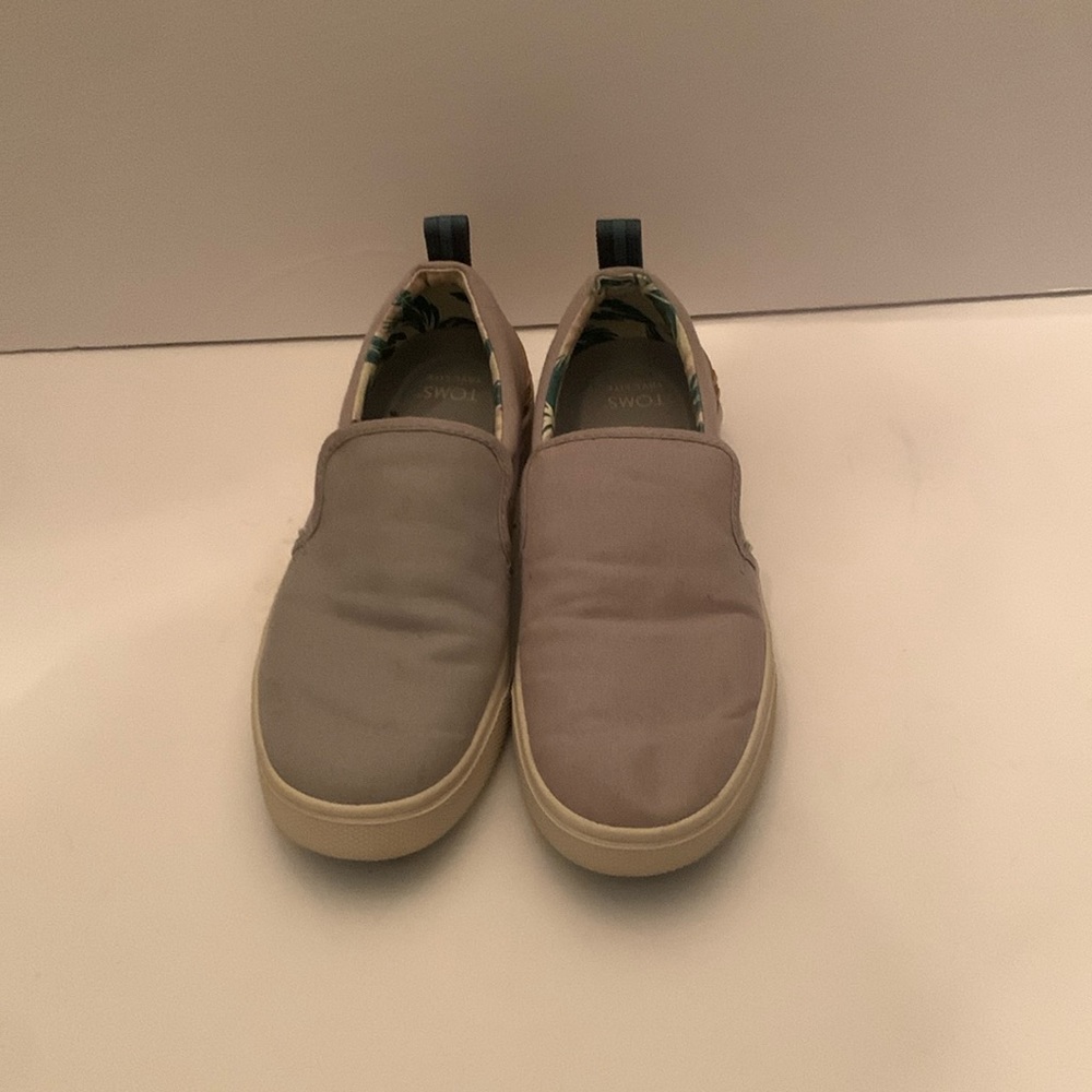 Grey Toms trvllite